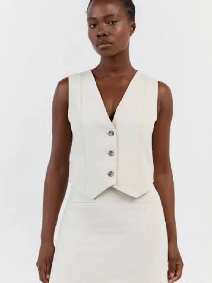 Dissh Soft Cream Sleeveless Tailored Vest And Mini Skirt Set